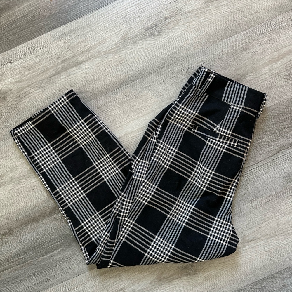 🌻 Forever 21 Black and White Checkered Crop Pants 🌻